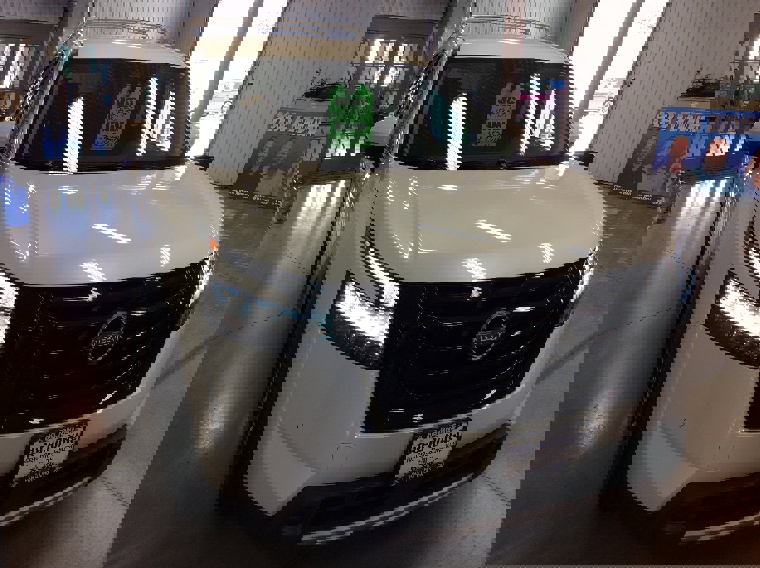 Used 2024 Nissan Pathfinder SL w/ Black Appearance Package image 8