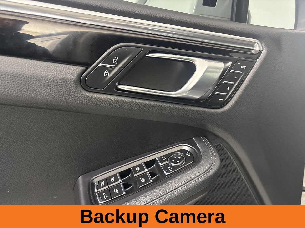 Used 2022 Porsche Macan AWD/4WD image 9