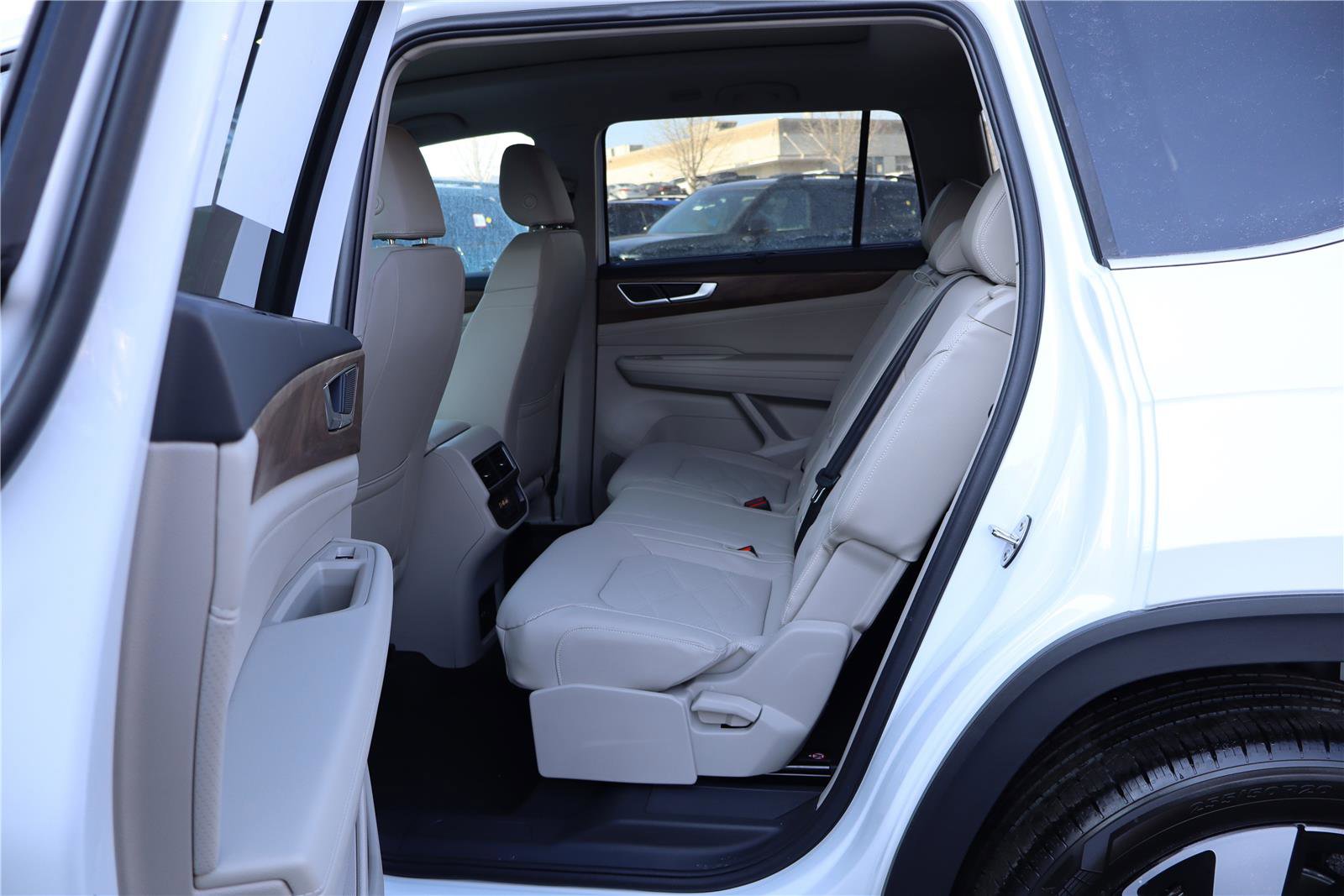 New 2026 Volkswagen Atlas SE image 24