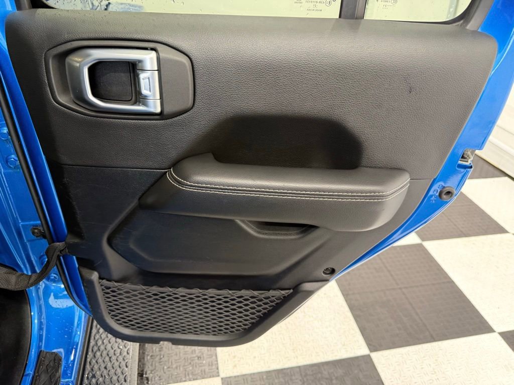 Used 2021 Jeep Gladiator Overland w/ Uconnect 4C Nav & Sound Group image 27