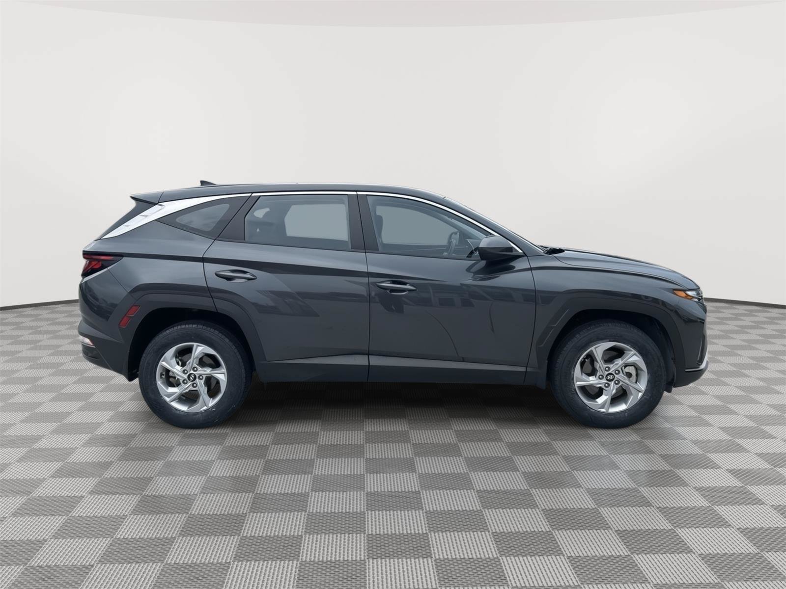Used 2023 Hyundai Tucson SE AWD/4WD image 5