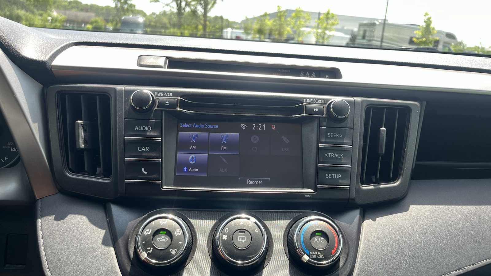 Used 2017 Toyota RAV4 LE AWD/4WD image 43