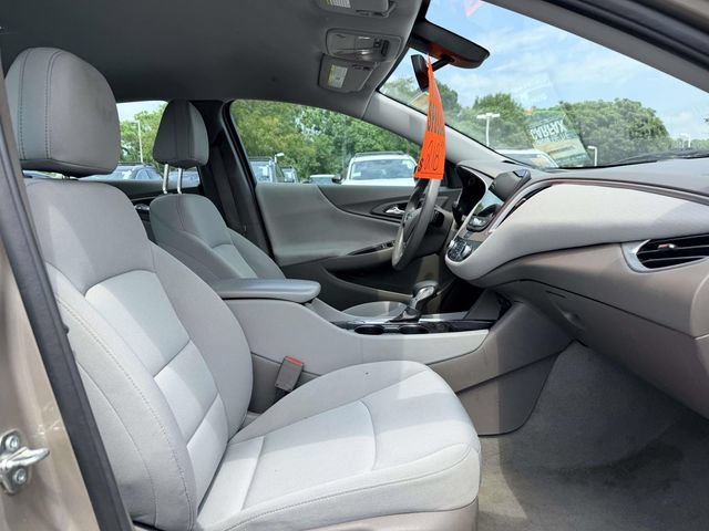 Used 2022 Chevrolet Malibu LT FWD image 10