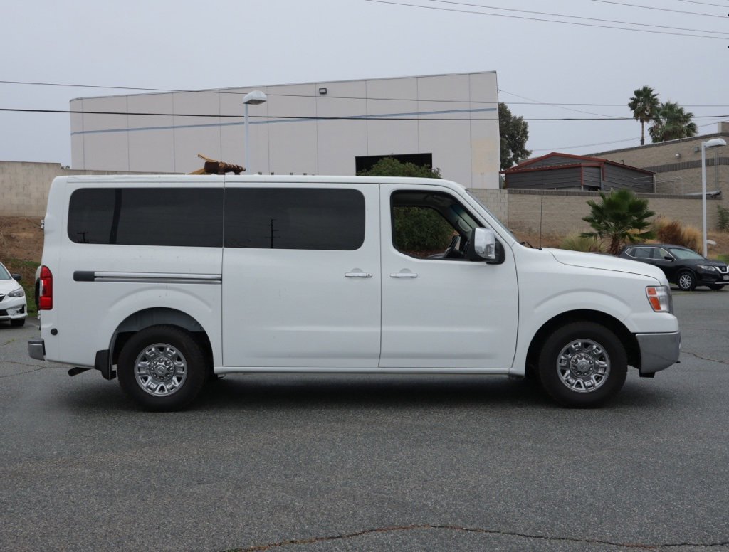 Used 2016 Nissan NV 3500 SL image 3
