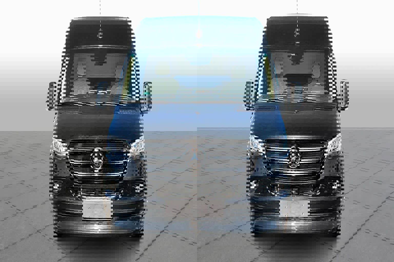 Used 2024 Mercedes-Benz Sprinter 3500 image 4