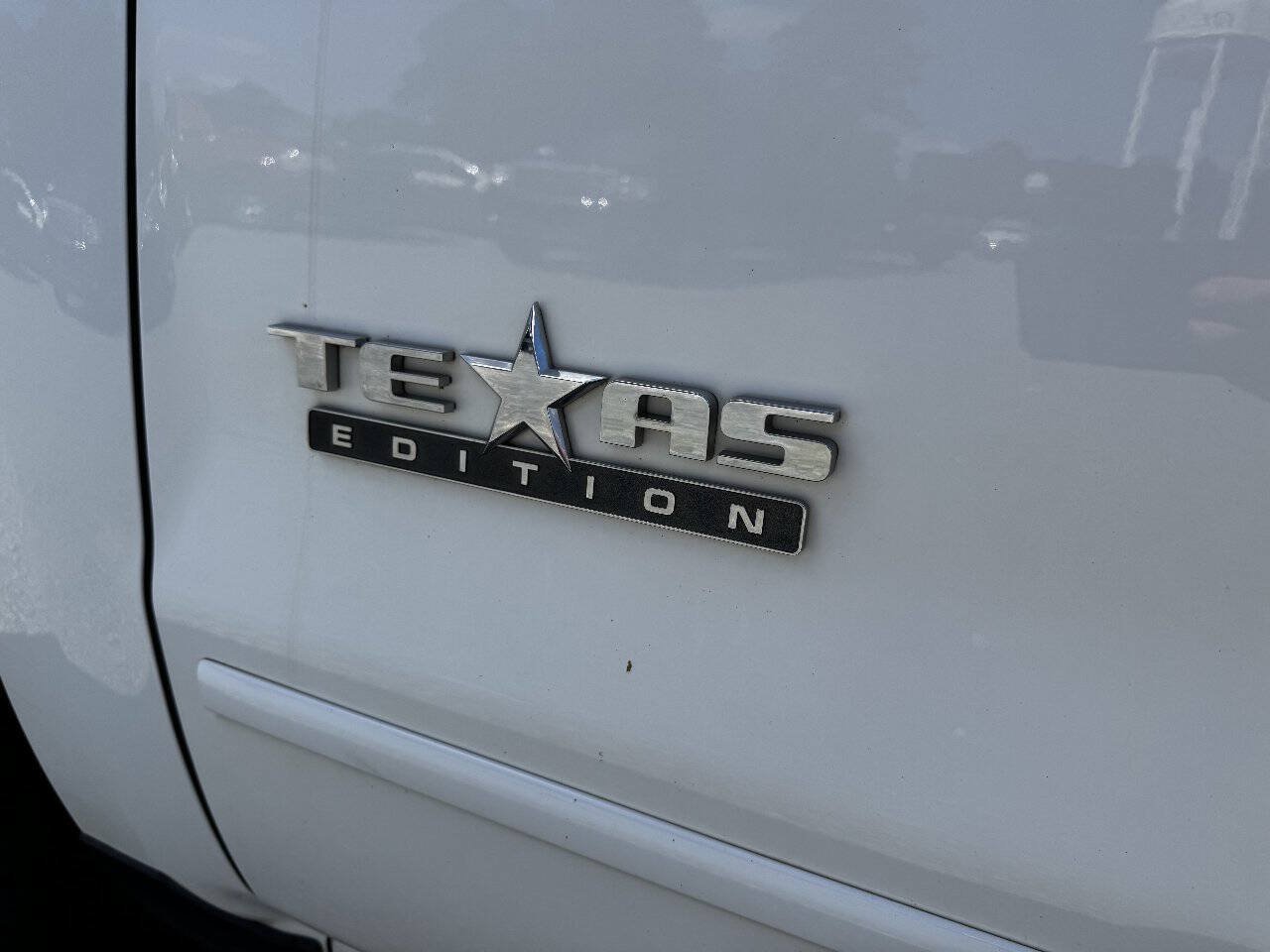 Used 2018 Chevrolet Silverado 1500 LT w/ Texas Edition RWD image 17