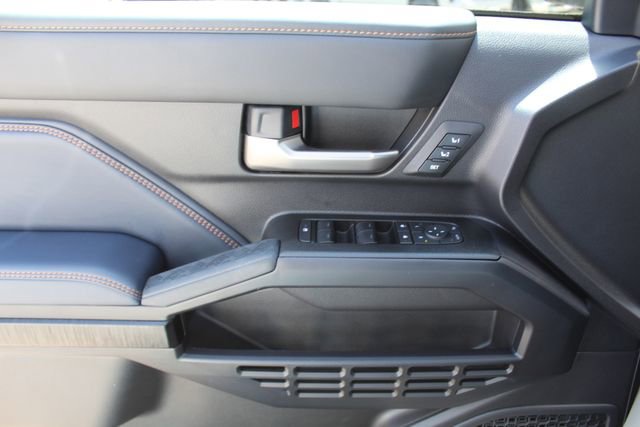 Used 2026 Toyota 4Runner Platinum AWD/4WD image 38