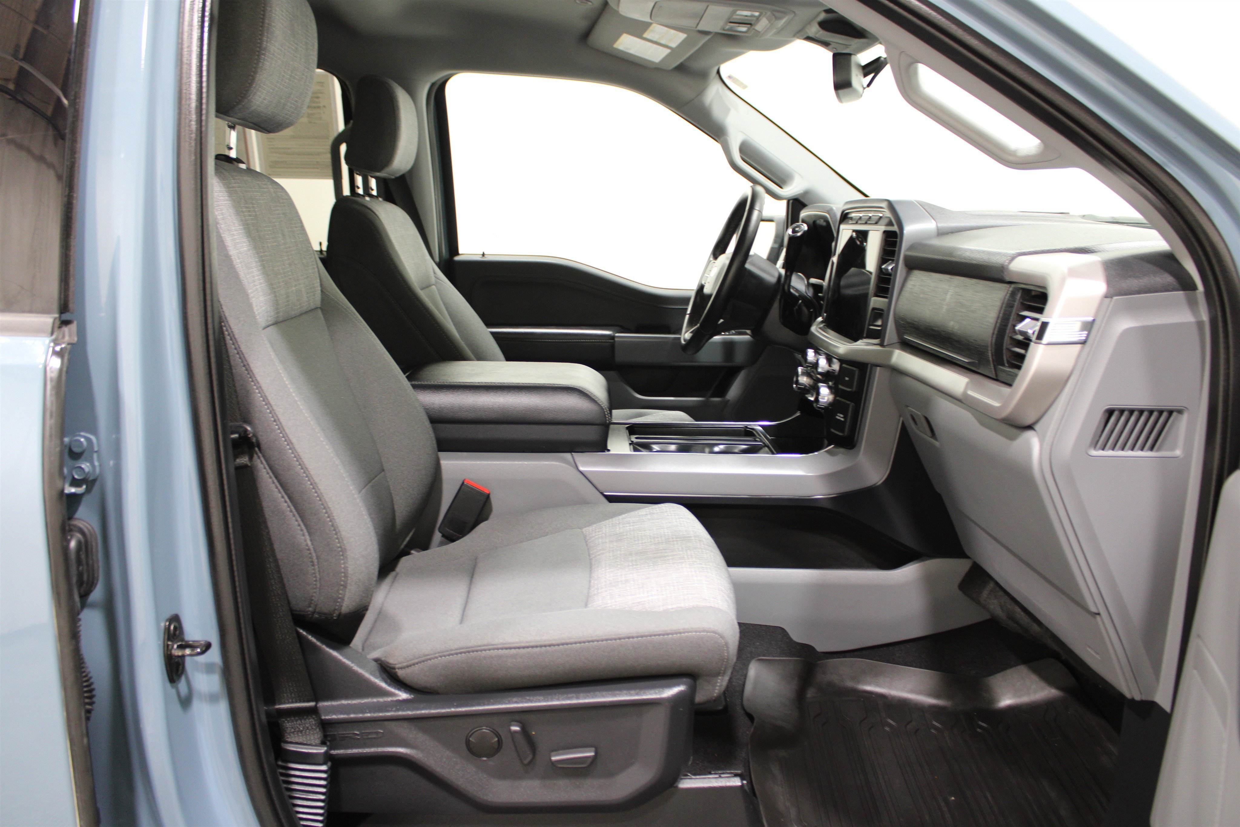 Used 2023 Ford F150 XLT w/ Equipment Group 302A High image 30