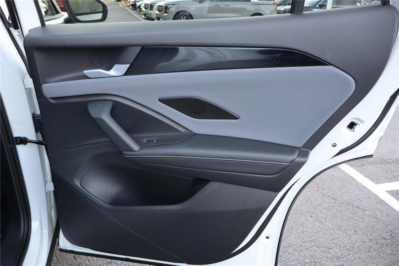 New 2026 Volkswagen Tiguan SE image 30