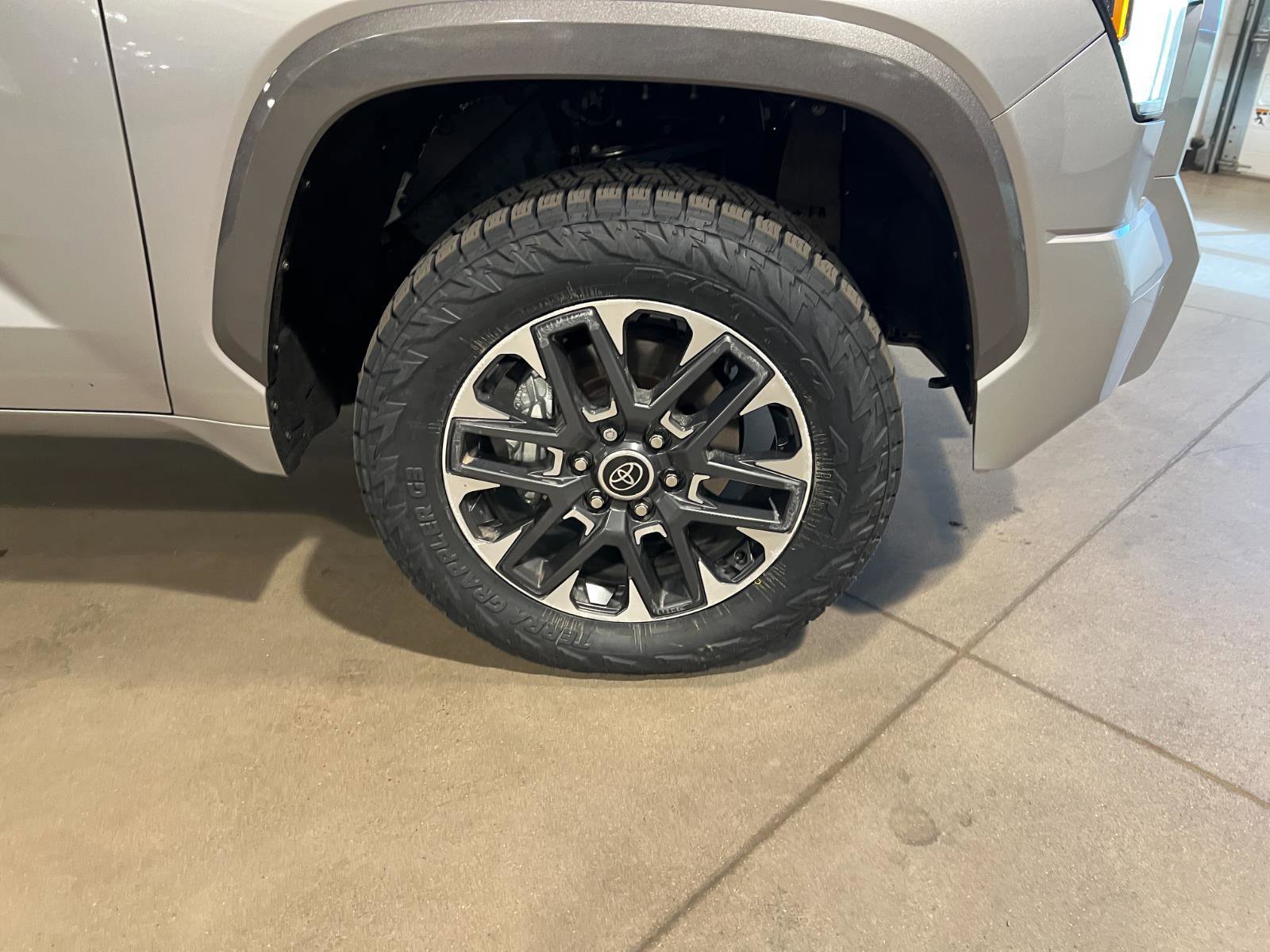 Used 2024 Toyota Tundra Limited AWD/4WD image 41