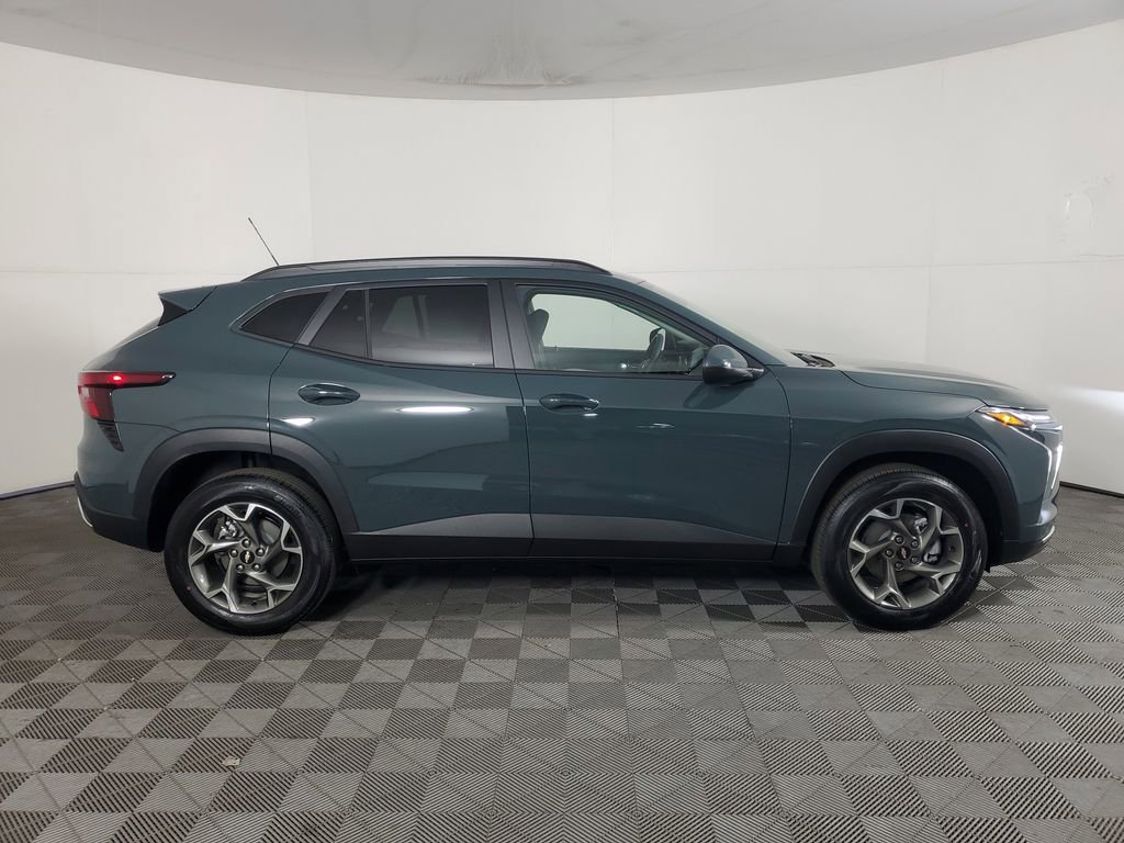 New 2026 Chevrolet Trax LT image 3