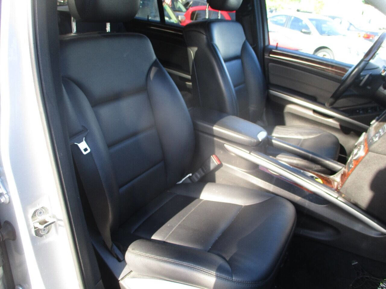 Used 2010 Mercedes-Benz ML 350 4MATIC image 10