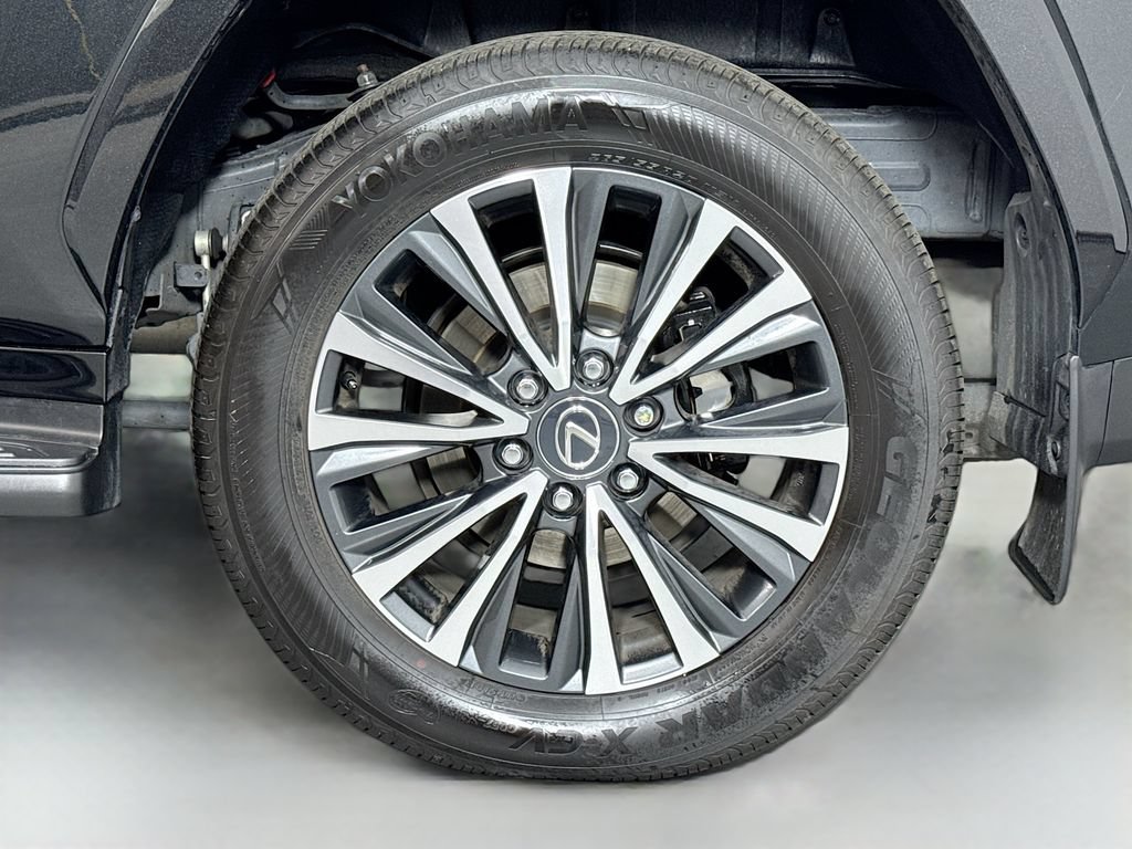 Used 2024 Lexus LX 600 4WD w/ Interior Upgrade Package image 9