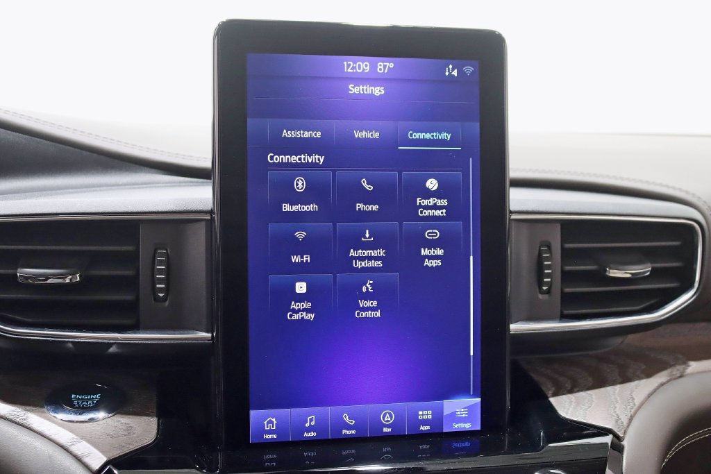 Used 2022 Ford Explorer Platinum w/ Equipment Group 601A AWD/4WD image 21