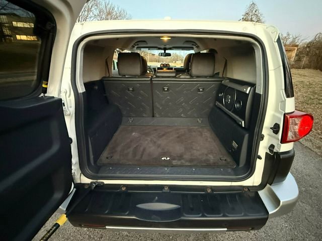 Used 2011 Toyota FJ Cruiser 4WD image 37