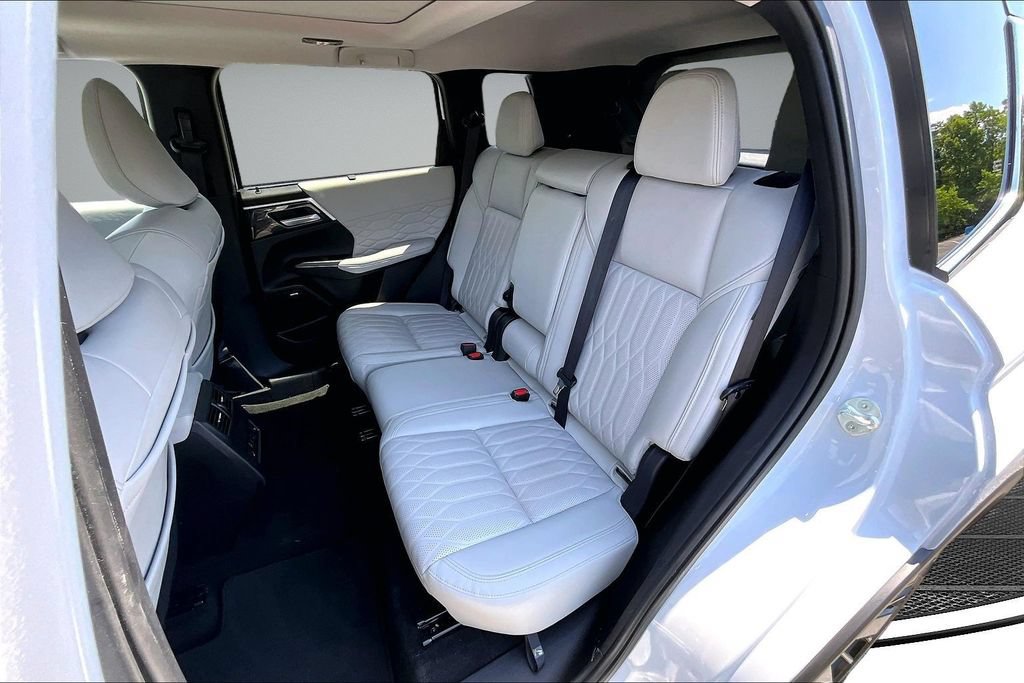 Used 2025 Mitsubishi Outlander SEL AWD/4WD image 22