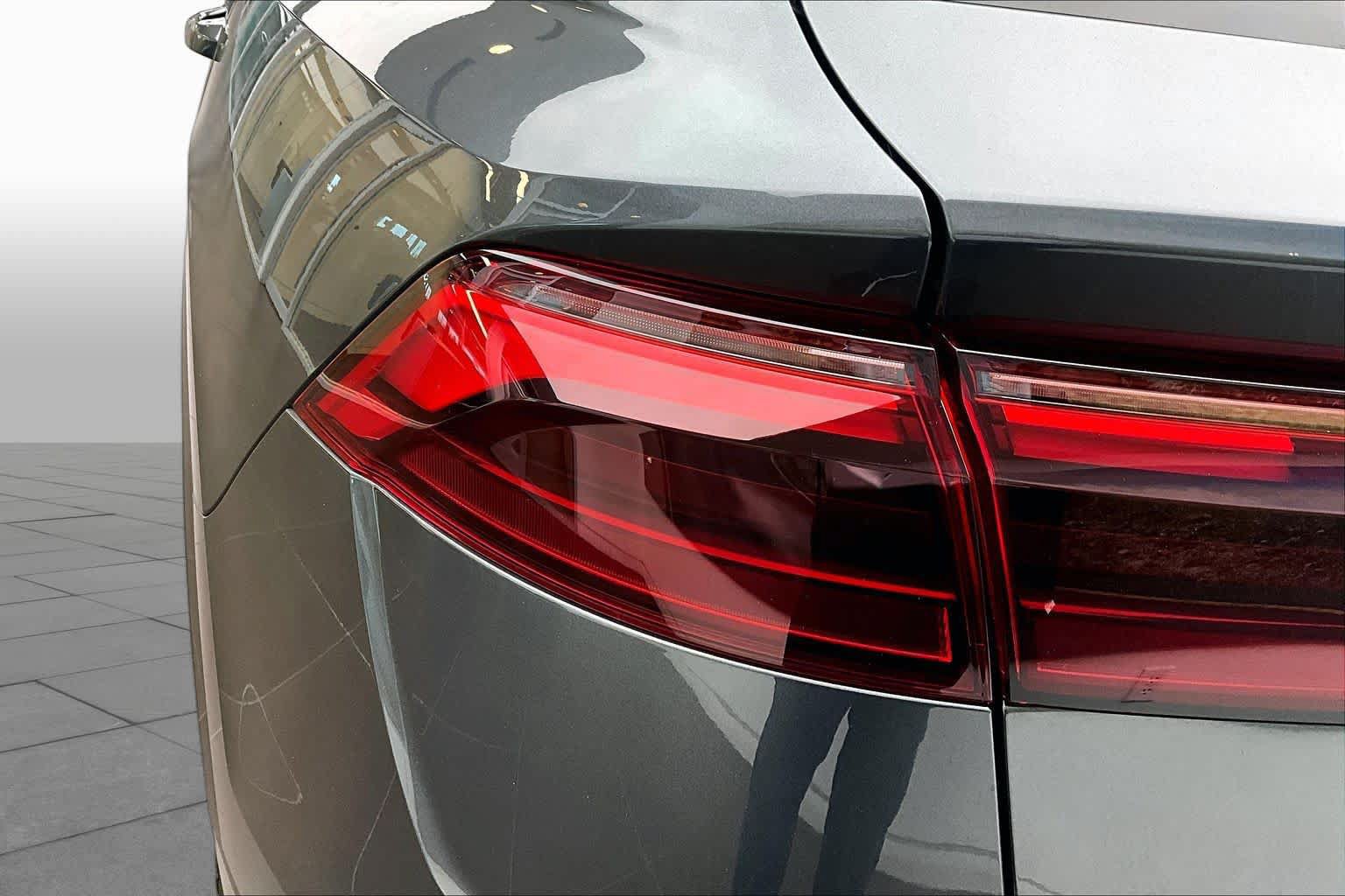 Used 2025 Audi Q8 Prestige w/ Prestige Package AWD/4WD image 27