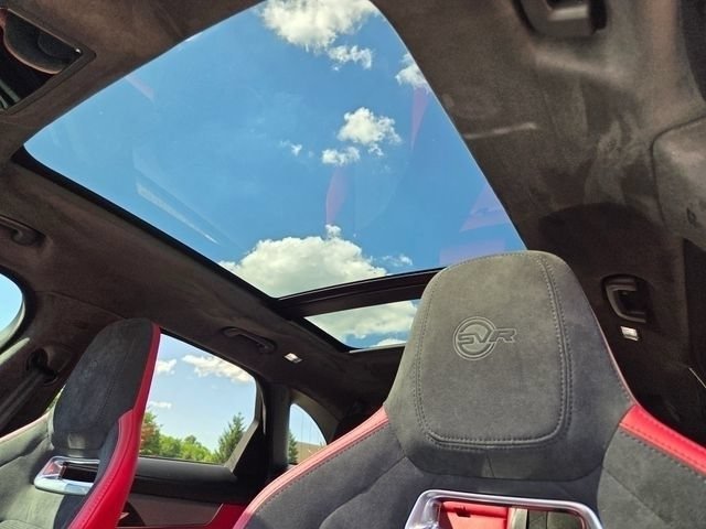 Used 2022 Jaguar F-PACE SVR AWD/4WD image 11