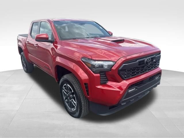 Used 2025 Toyota Tacoma TRD Sport AWD/4WD image 7