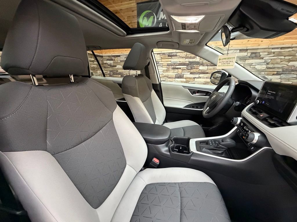 Used 2023 Toyota RAV4 XLE image 31