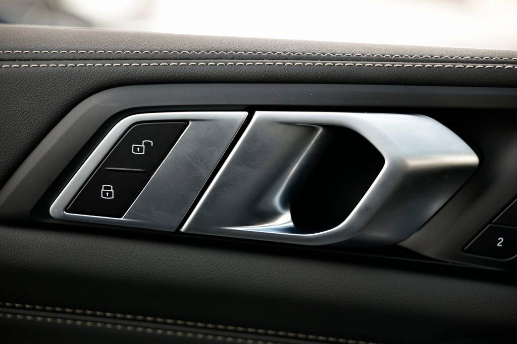 Used 2026 BMW X5 xDrive40i w/ M Sport Package image 14