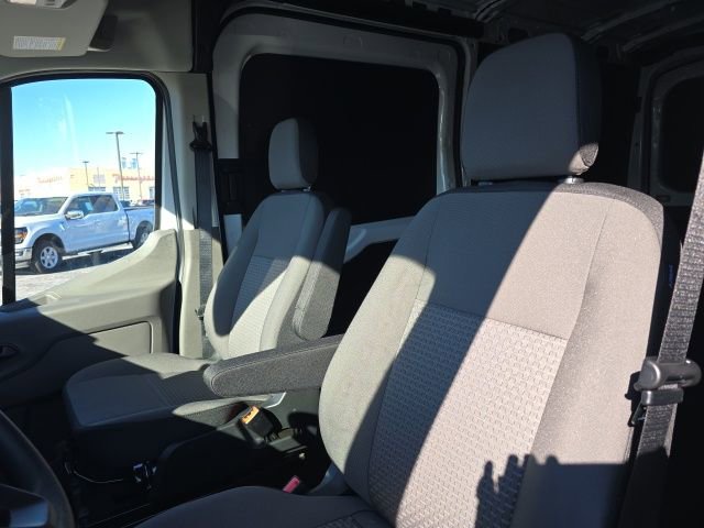 New 2026 Ford Transit 250 148 Medium Roof w/ Load Area Protection Package RWD image 13