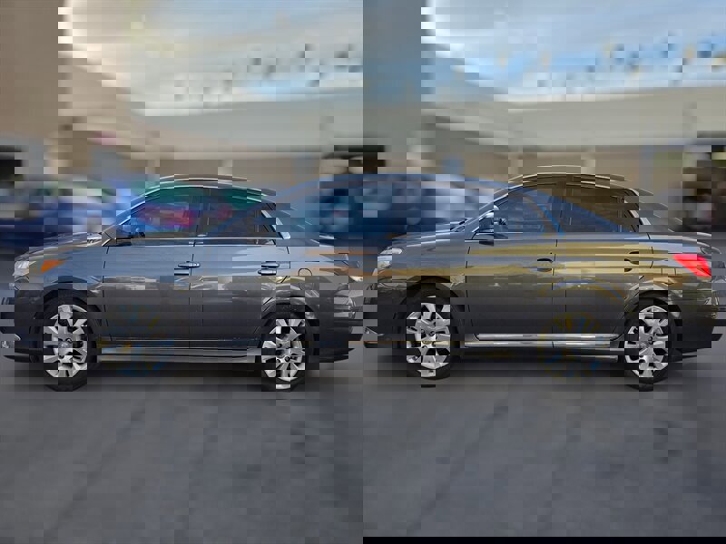 Used 2012 Toyota Avalon image 4