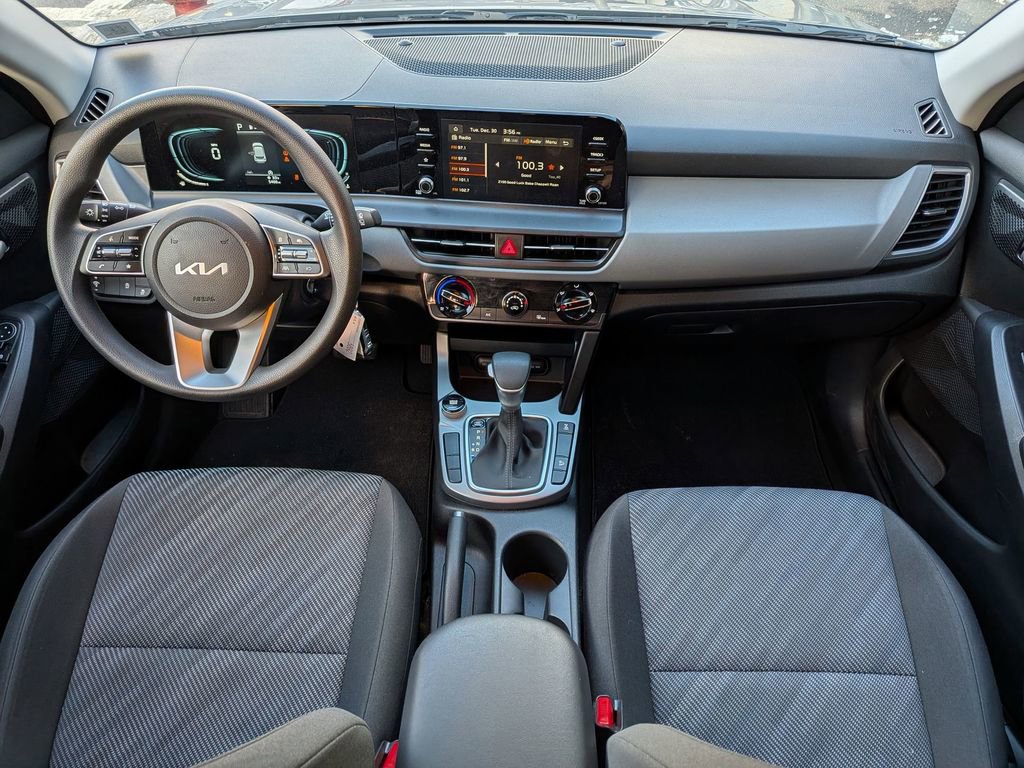Certified 2025 Kia Seltos LX image 19