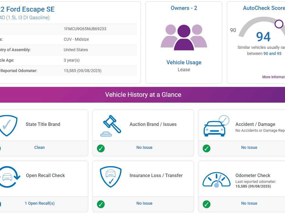 Used 2022 Ford Escape SE w/ SE Sport Appearance Package image 4