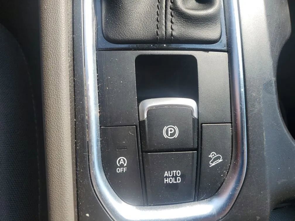 Used 2019 Hyundai Santa Fe SE AWD/4WD image 19