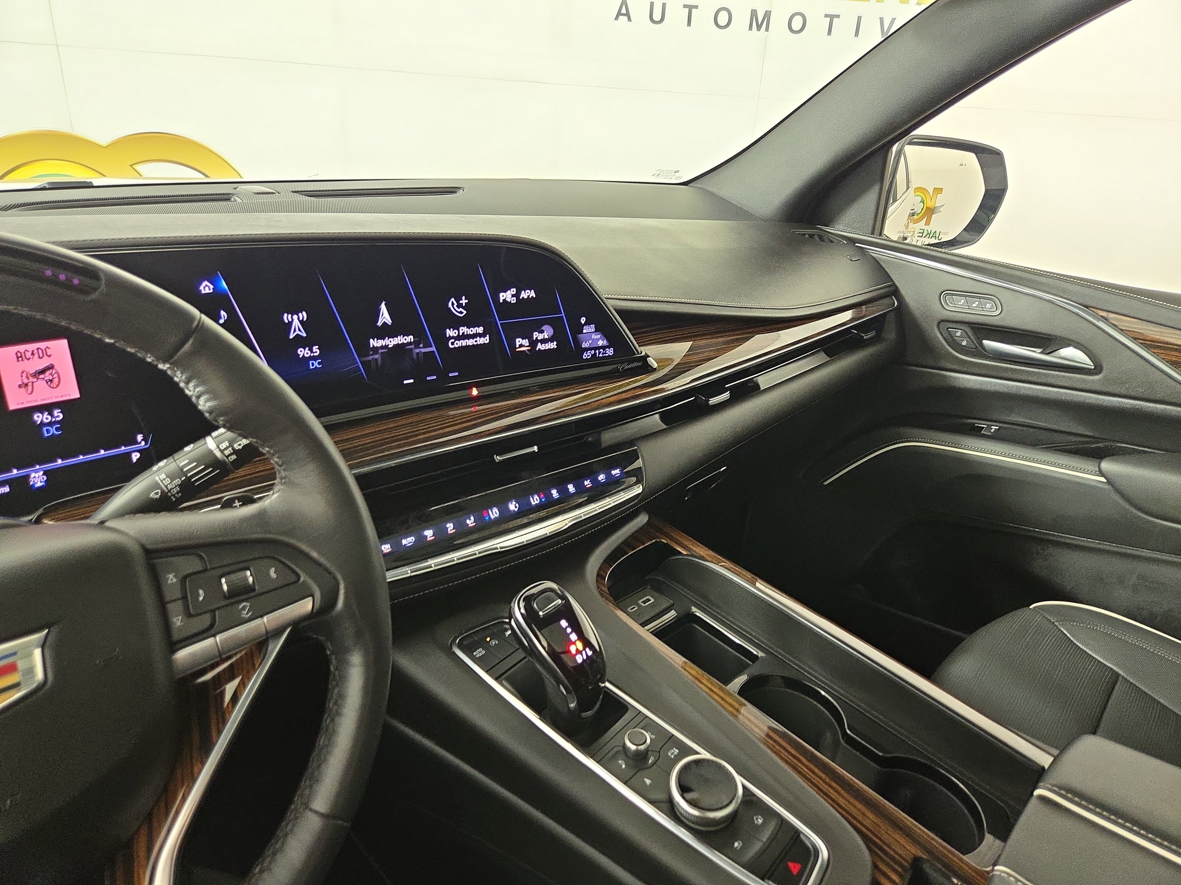 Used 2023 Cadillac Escalade ESV Premium Luxury w/ LPO, Floor Liner Package AWD/4WD image 26
