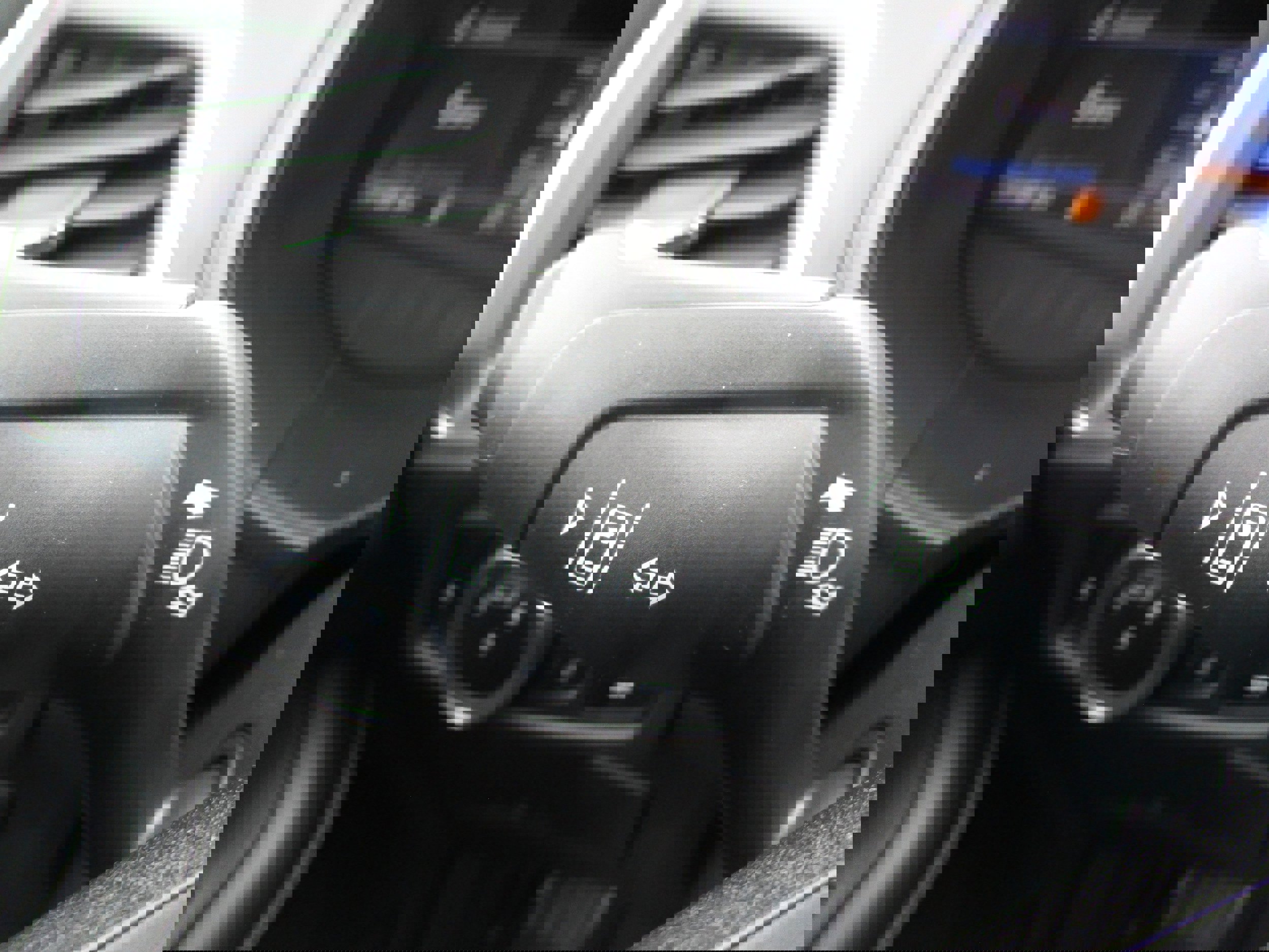 Used 2024 Ford Edge Titanium image 18