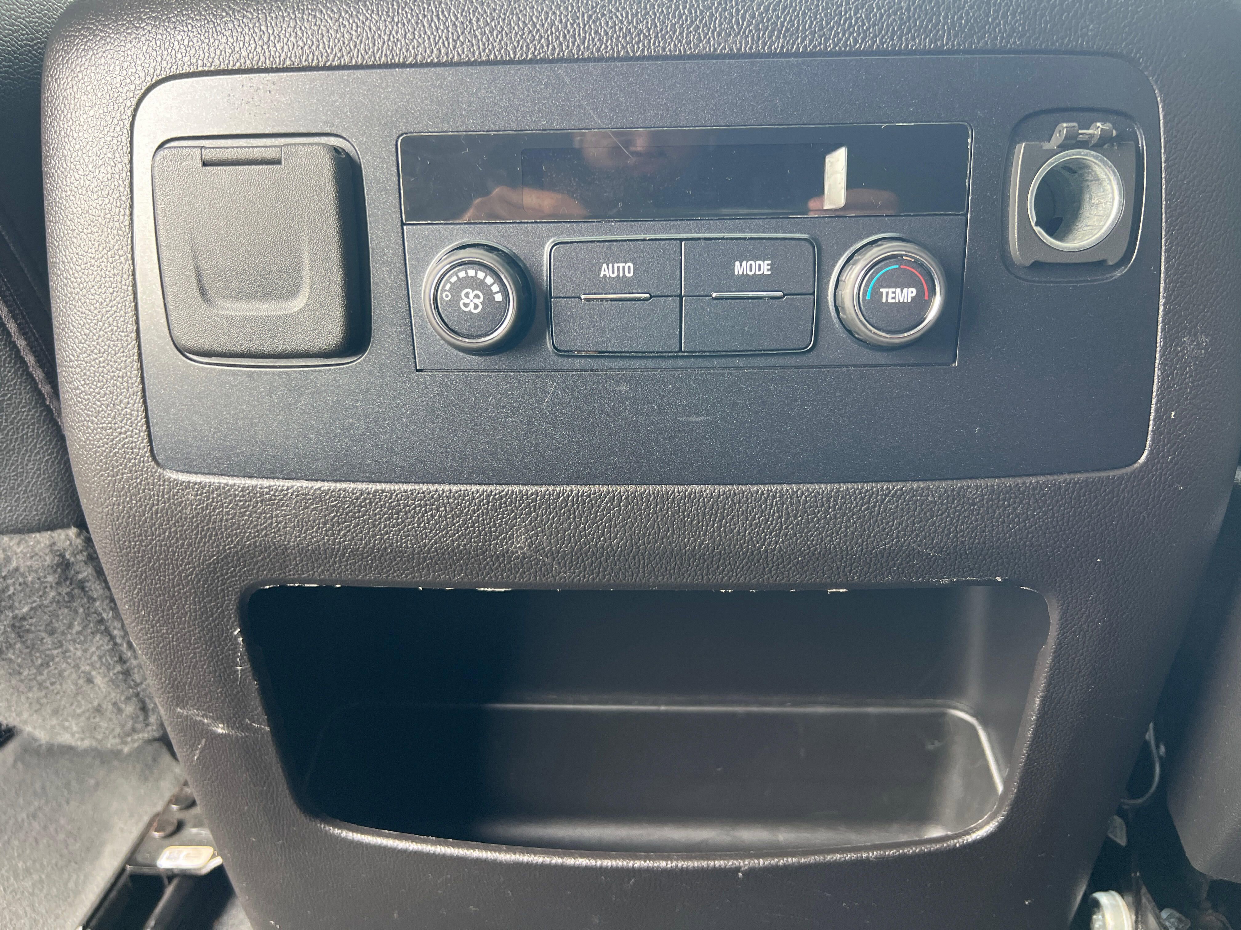 Used 2019 Chevrolet Suburban LT image 28