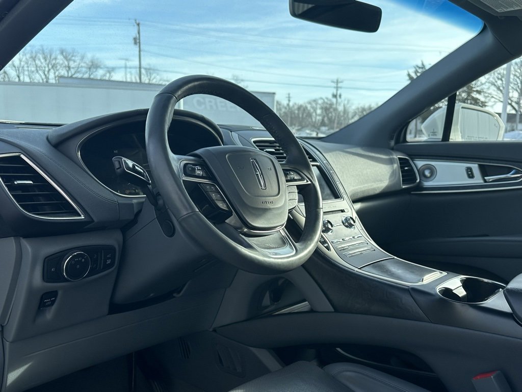 Used 2020 Lincoln Nautilus Reserve w/ Equipment Group 202A image 8