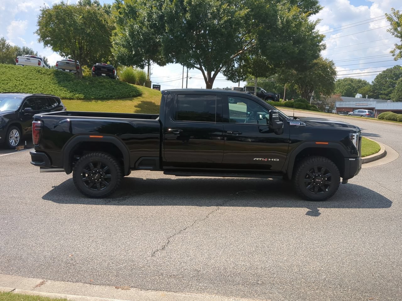New 2026 GMC Sierra 2500 AT4 w/ AT4 Premium Plus Package AWD/4WD image 9