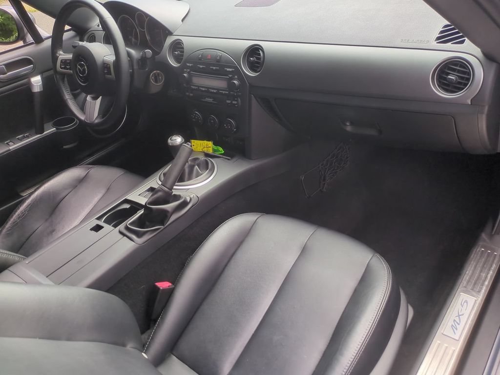 Used 2007 MAZDA MX-5 Miata Grand Touring w/ Premium Pkg RWD image 23