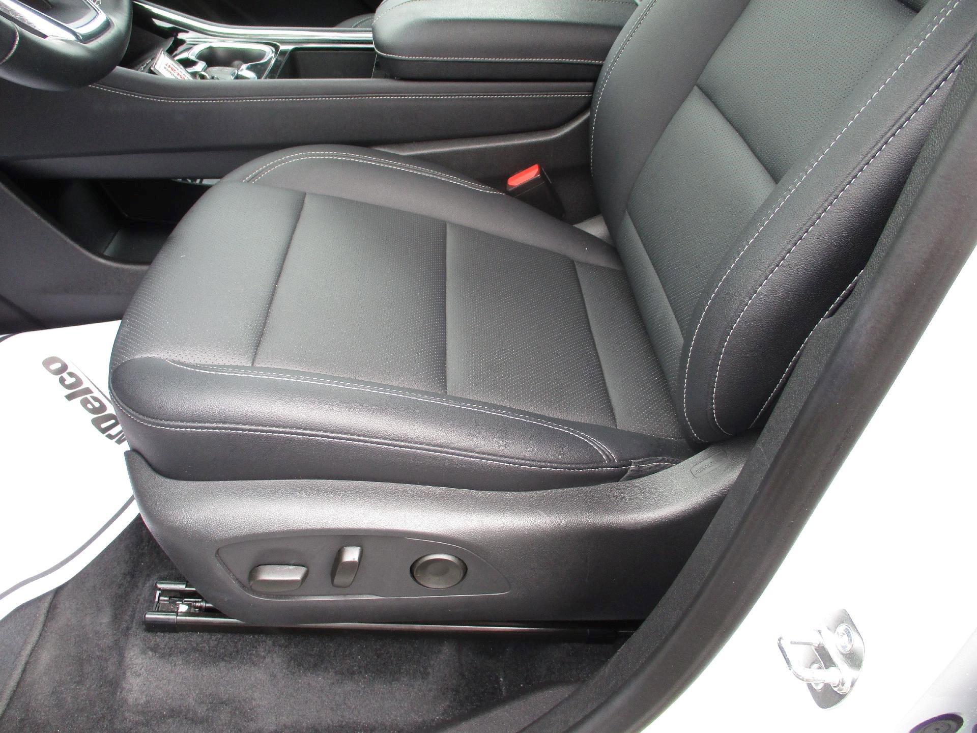 Certified 2025 Chevrolet Traverse LT image 7