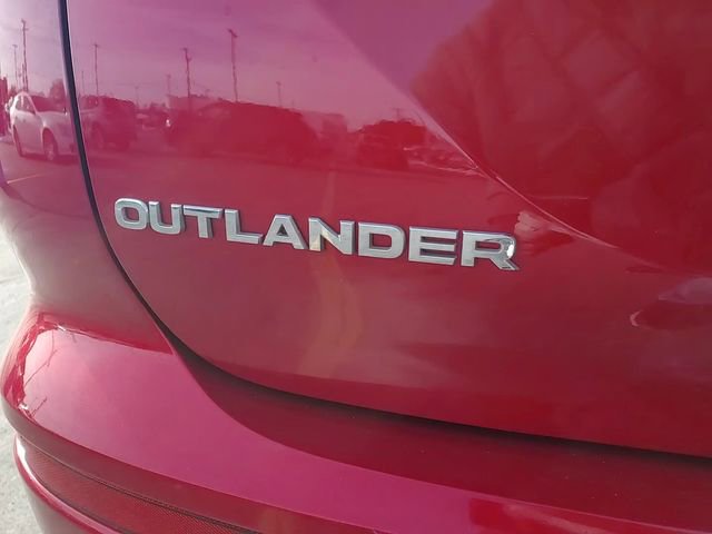 Used 2024 Mitsubishi Outlander SE image 7