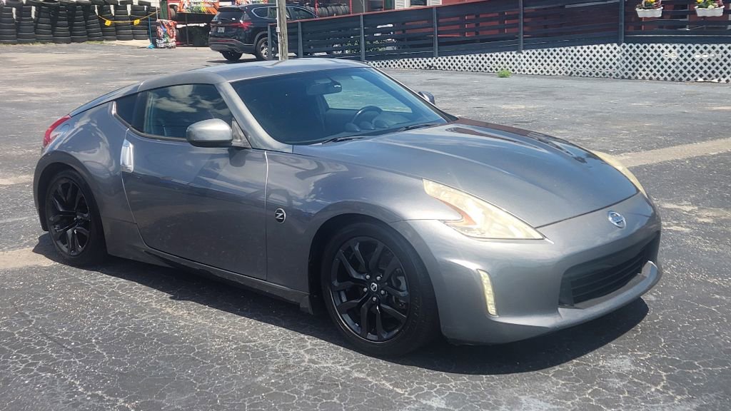 Used 2016 Nissan 370Z Coupe RWD image 8