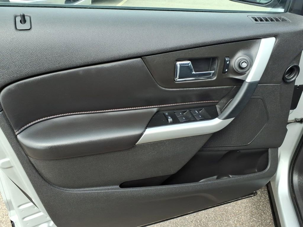 Used 2014 Ford Edge SEL FWD image 11
