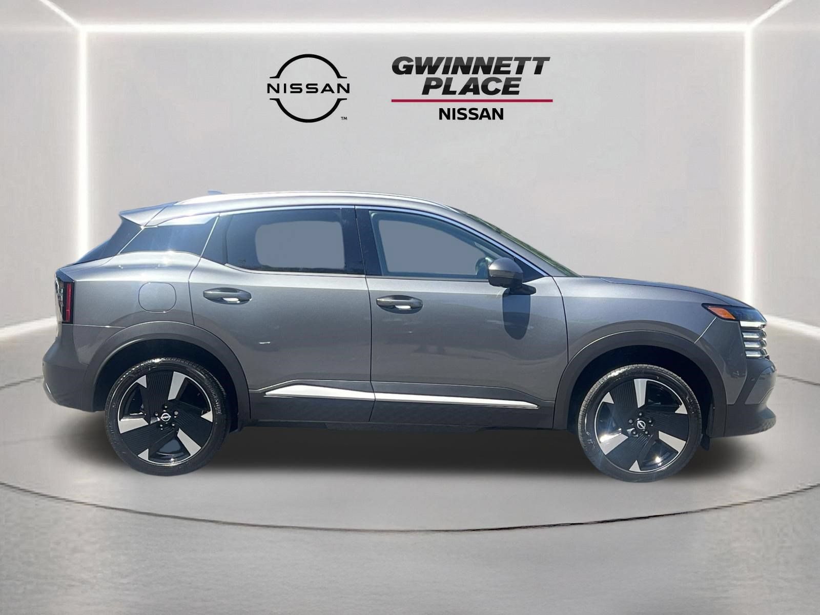 Certified 2025 Nissan Kicks SR FWD image 26