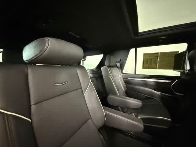 Used 2026 Cadillac Escalade Luxury AWD/4WD image 31