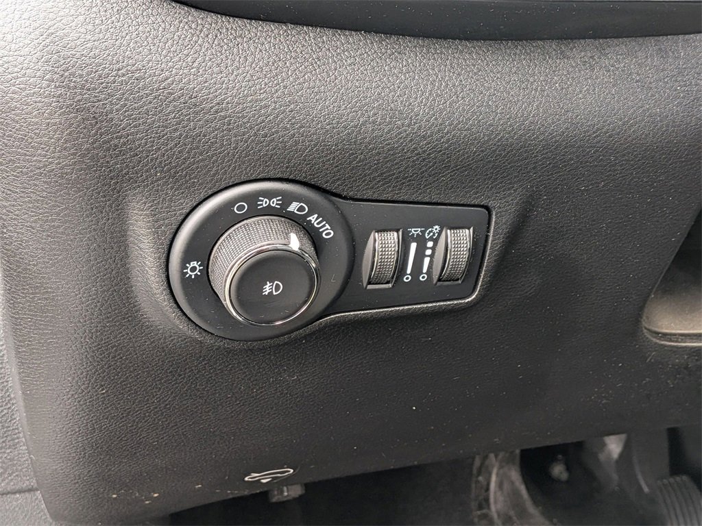 Certified 2024 Jeep Compass Limited w/ Sun and Sound Group image 14