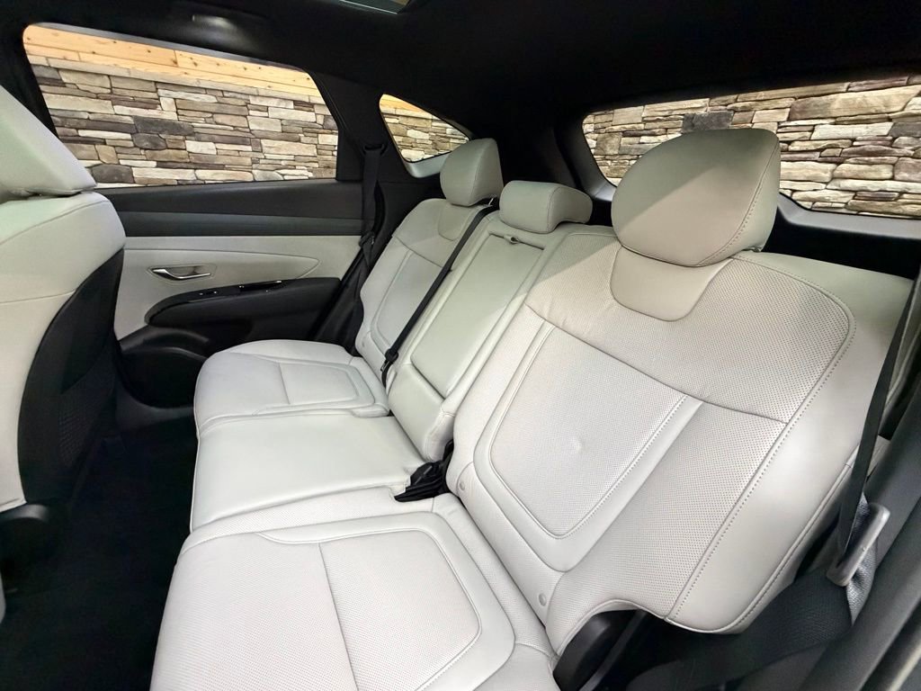 Used 2025 Hyundai Tucson Limited image 30