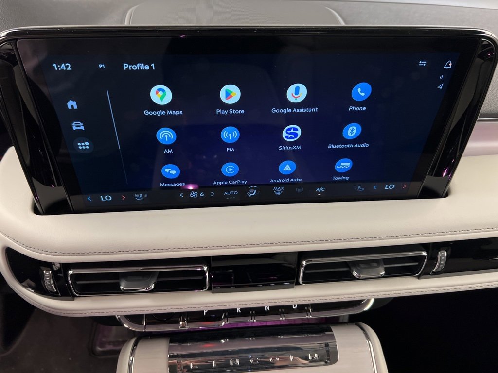 Used 2025 Lincoln Aviator Reserve w/ Equipment Group 201A image 9