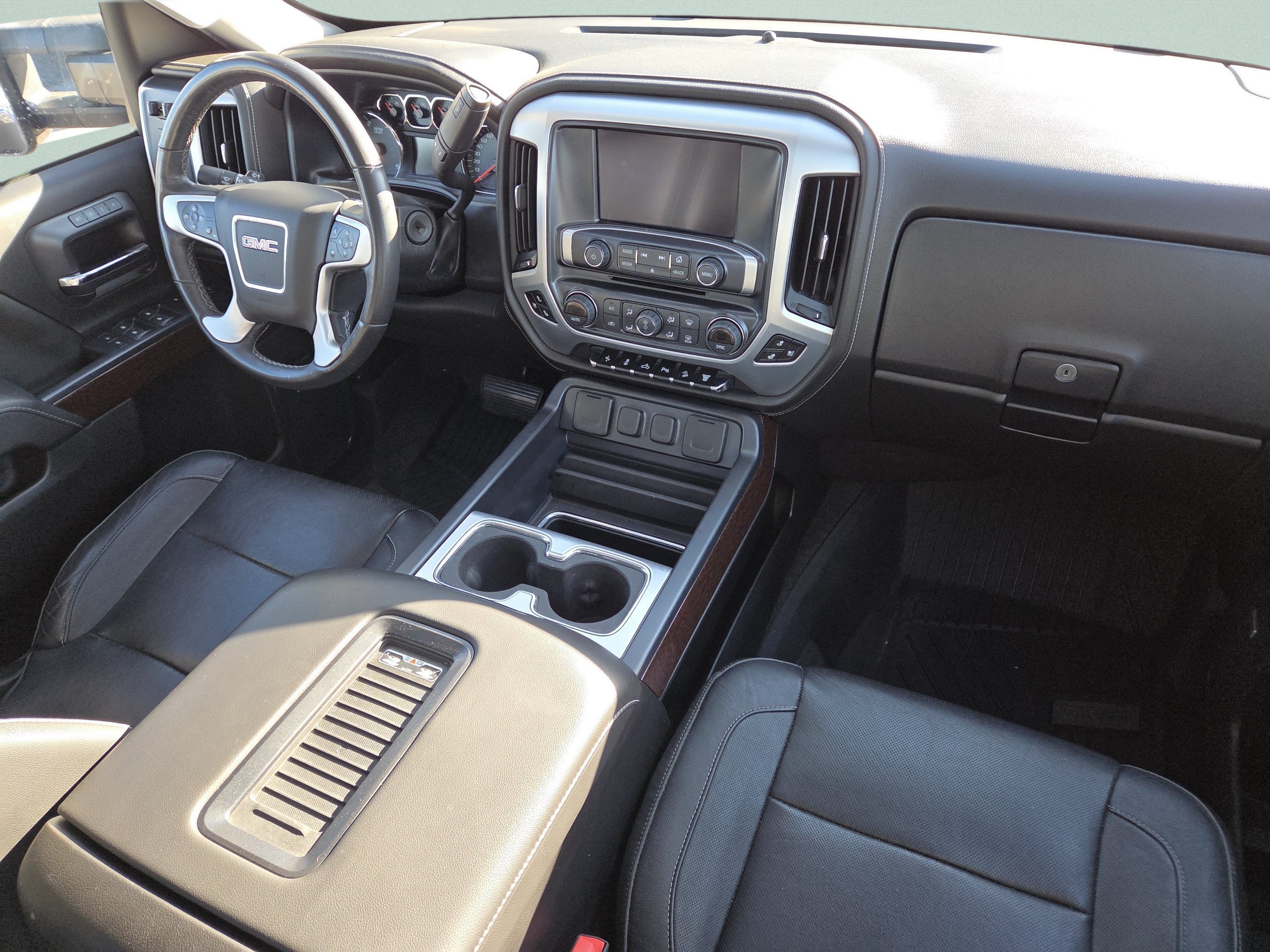 Used 2017 GMC Sierra 2500 SLT w/ Duramax Plus Package AWD/4WD image 31
