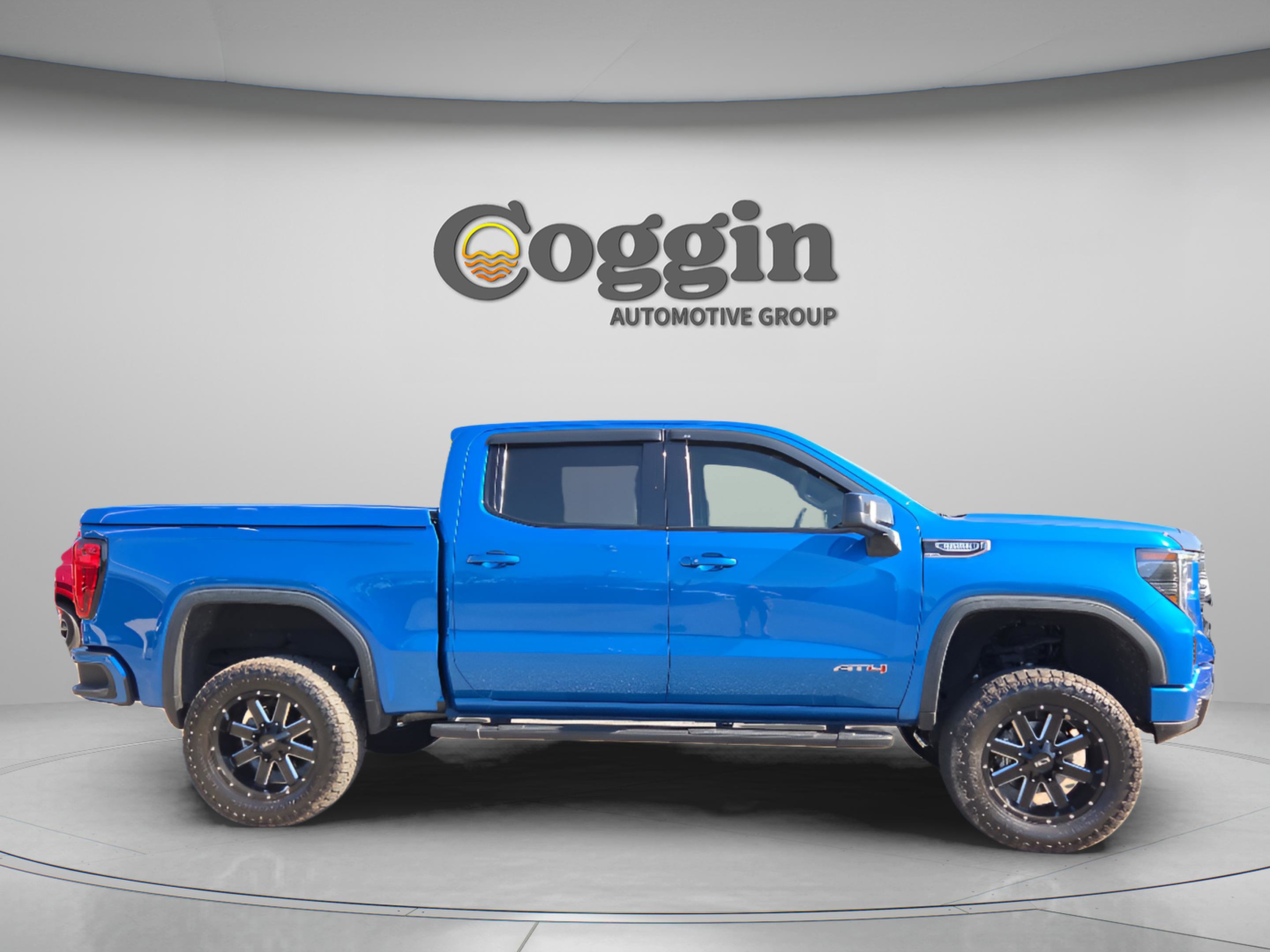 Used 2023 GMC Sierra 1500 AT4 w/ AT4 Premium Package image 6