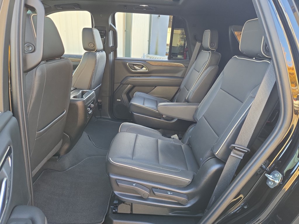 Used 2023 Chevrolet Tahoe Premier AWD/4WD image 15