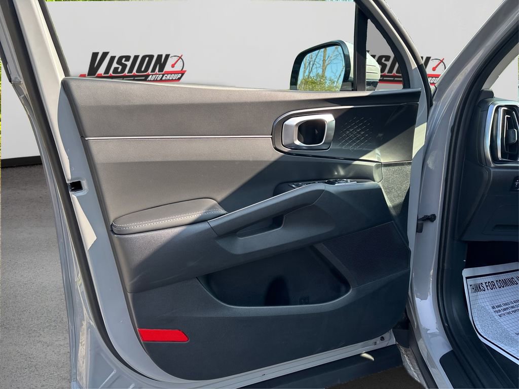 New 2026 Kia Sorento S w/ S Panoramic Sunroof Package FWD image 17