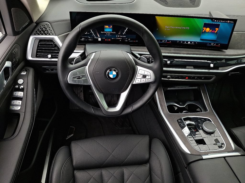 Used 2024 BMW X7 xDrive40i w/ Premium Package AWD/4WD image 12